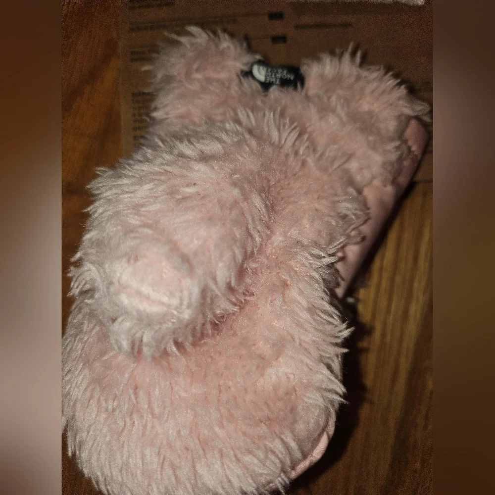 The North Face Girls Mittens in Light Pink with Faux-Fur Trim NWT Small